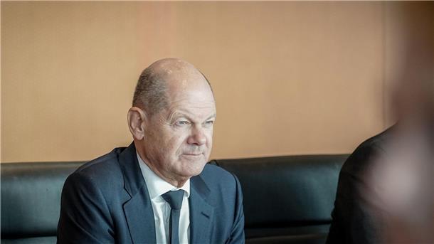 Scholz appelliert: „“Nie wieder“ ist jeden Tag“ Bundeskanzler Olaf Scholz (SPD) betont, dass die heutige Demokratie auf dem zentralen Bekenntnis „Nie wieder“ gründe (Archivbild).