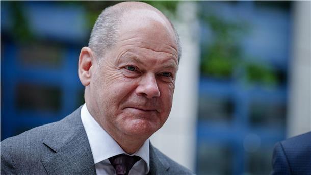 Konträre Meinungen zum Aufbau einer Europa-Armee Bundeskanzler Olaf Scholz (SPD) möchte im ersten Schritt die europäische Zusammenarbeit bei der Rüstungsproduktion stärken.