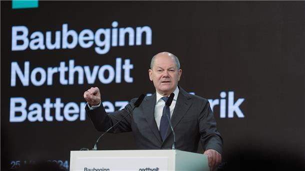 Bundeskanzler Olaf Scholz (SPD) vor Baubeginn der Northvolt-Fabrik in Schleswig-Holstein.