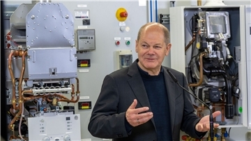 Bundeskanzler Olaf Scholz (SPD) will einen möglichen früheren Starttermin der Gaspreisbremse zum 1. Januar ausloten.