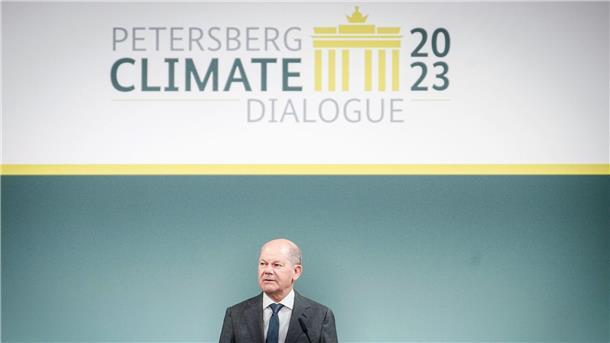 Scholz pocht auf globalen Ausbau erneuerbarer Energien Bundeskanzler Olaf Scholz während seiner Rede beim 14. Petersberger Klimadialog im Auswärtigen Amt.