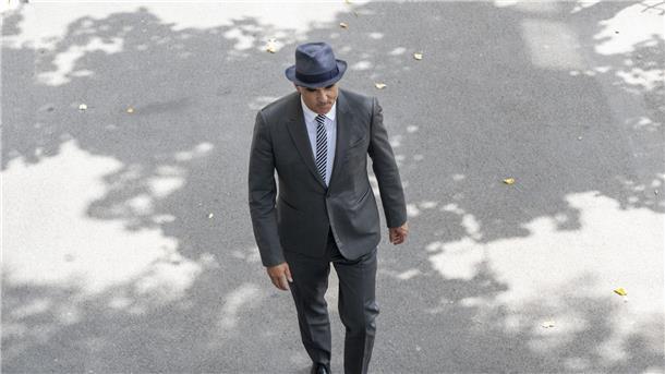 Schweizer Bundespräsident Berset verlässt Regierung Bundespräsident Alain Berset auf dem Weg zur Konferenz, bei der er seinen Rücktritt erklärt.