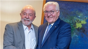 Bundespräsident Frank-Walter Steinmeier hat in Brasilia Luiz Inácio Lula da Silva (l) getroffen.