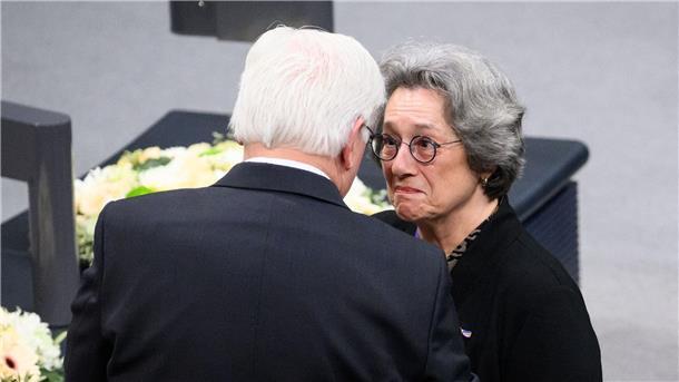 Holocaust-Gedenktag im Zeichen von queeren Opfern Bundespräsident Frank-Walter Steinmeier und Rozette Kats bei der Gedenkstunde für die Opfer des Nationalsozialismus im Deutschen Bundestag.