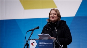 Bundestagspräsidentin Bärbel Bas spricht bei der Demonstration gegen Antisemitismus „Nie wieder ist jetzt!“.