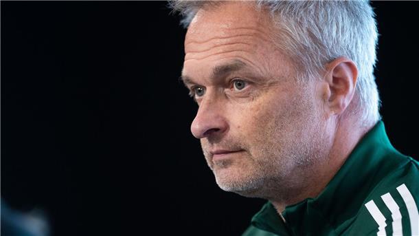 Bundestrainer Christian Wück muss lange auf Mittelfeld-Antreiberin Lena Oberdorf verzichten.