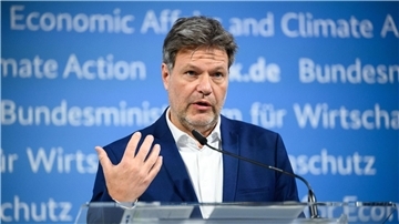 Bundeswirtschaftsminister Robert Habeck hat eigenen Angaben zufolge am frühen Abend vor Kriegsbeginn Besuch aus der US-Botschaft bekommen.