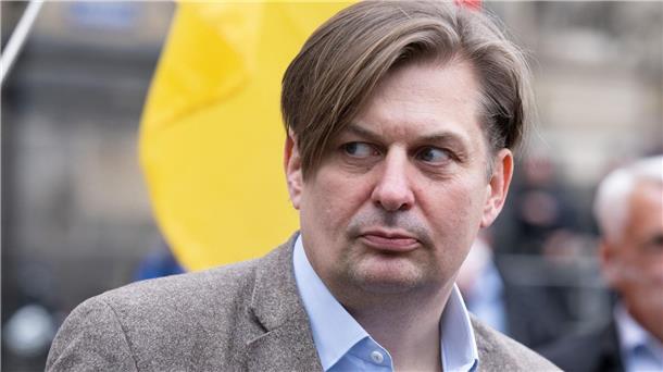 Bystron sollte bis zur Klärung der Vorwürfe keine Wahlkampfauftritte absolvieren, findet Maximilian Krah.
