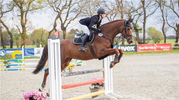 Carlotta Kopitzki vom RV Elmlohe-Marschkamp hat im A-Zeitspringen bei den Elmlohe Open so eine stilistisch tolle Runde gedreht, dass sie nicht zu schlagen war.