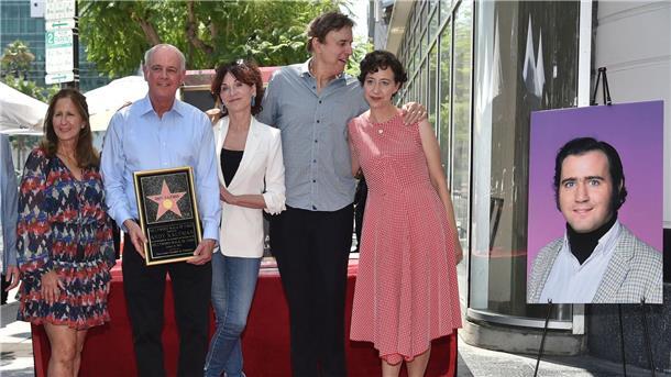 Komiker Andy Kaufman posthum mit Hollywood-Stern geehrt Carol Kaufman-Kerman, Michael Kaufman, Schauspielern Marilu Henner, Kevin Nealon und Kristen Schaal (l-r) ehren Andy Kaufman.