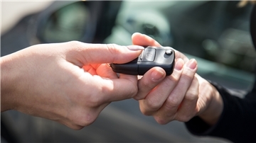 Carsharing hat sich in den Städten längst etabliert. Funktioniert es auch auf dem Land? Eine private Carsharing-Gruppe hat dies in der Samtgemeinde Tarmstedt getestet. Nach fünf Jahren wurde das Projekt eingestellt. Es hat sich nicht gerechnet. Dennoch glauben sie dort, dass das Autoteilen auf dem Dorf Zukunft hat.