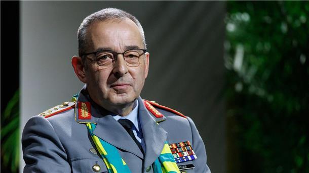 Kirchentag debattiert über Waffen für die Ukraine Carsten Breuer, Generalinspekteur der Bundeswehr, nimmt beim 38. Deutschen Evangelischen Kirchentag an einer Podiumsdiskussion teil.