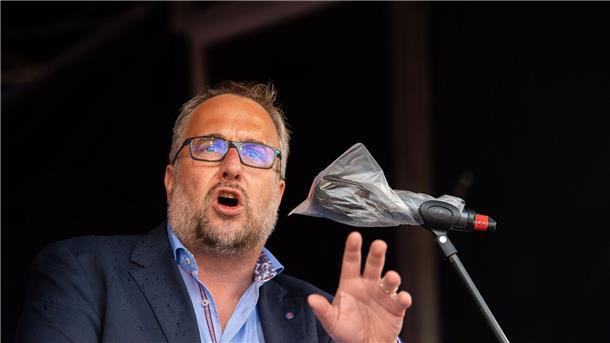 Gewerkschaft will am Bau 500 Euro im Monat mehr Carsten Burckhardt ist Vorstandsmitglied der IG Bau und setzt sich für höhere Löhne ein.