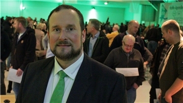 Carsten Gerdes bleibt an der Vorstandsspitze des Maschinenrings Osterholz/Wesermünde. Der 46-jährige Köhlener Landwirt setzt sich aktiv für die Belange seiner Berufskollegen ein.