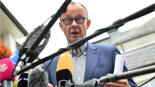 Union mit Ampel-Generalabrechnung in den politischen Herbst CDU-Chef Friedrich Merz gibt bei der Unions-Klausur in Schmallenberg ein Pressestatement ab.