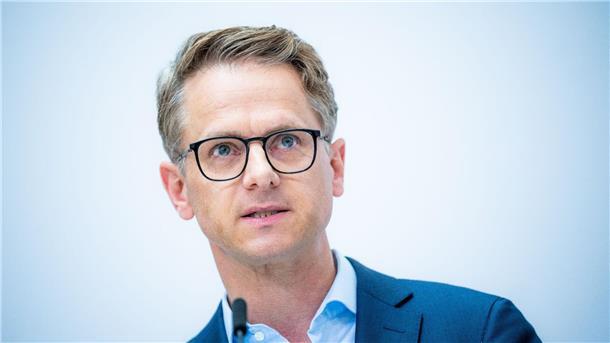 Linnemann ruft CDU nach Merz-Debatte zu Geschlossenheit auf CDU-Generalsekretär Carsten Linnemann spricht bei einer Pressekonferenz.