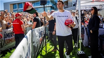 Charlie Kirk wurde erschossen - ein Tatverdächtiger ist gefasst. (Archivbild)