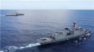 China wirft den USA vor, die „USS Gabrielle Giffords“ (l) habe sich ohne Genehmigung dem Ren’ai-Riff genähert.