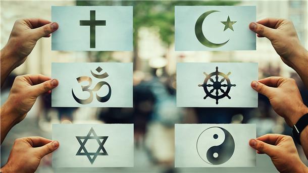Christentum, Islam, Judentum, Astrologie oder doch ein völlig unbekannter, individueller Glaube? Jugendliche glauben heute anders und lassen sich ungern in Schubladen stecken.