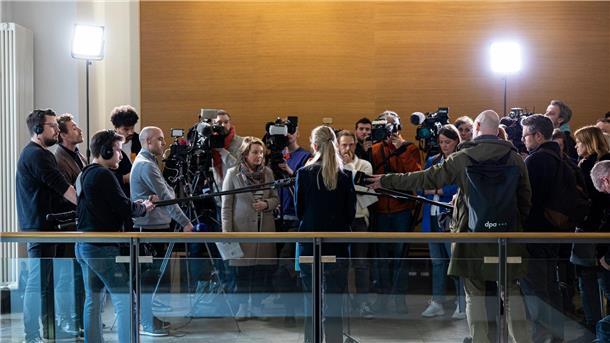 Prozess gegen Christian B.: Zeugin sagt aus Christian B. werden drei Fälle schwerer Vergewaltigung und zwei Fälle des sexuellen Missbrauchs von Kindern in Portugal vorgeworfen.