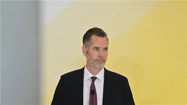 FDP will Gastro-Mehrwertsteuersenkung verlängern Christian Dürr ist Fraktionsvorsitzender der FDP. „Gerade in der Gastronomie werden händeringend Mitarbeiter gesucht“, meint Dürr.