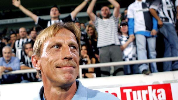 Ende eines nie langweiligen Lebens: Christoph Daum ist tot Christoph Daum wurde als Trainer auch in der Türkei verehrt.