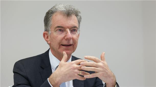 Heusgen für Lieferung von Kampfjets an die Ukraine Christoph Heusgen, Chef der Münchner Sicherheitskonferenz, im Rahmen eines dpa-Interviews.