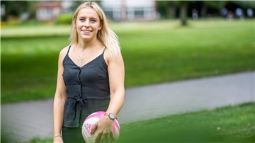 Cindy König gehörte zu den Fußballerinnen der ersten Stunde bei Werder Bremen. Jetzt beendet die Bremerhavenerin ihre Karriere.