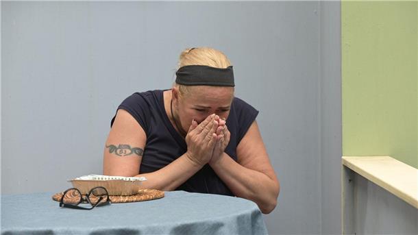 Claudia Effenberg erhielt im RTL-Dschungelcamp in der Prüfung „Pfui-Dora“ die erste Bestellung.