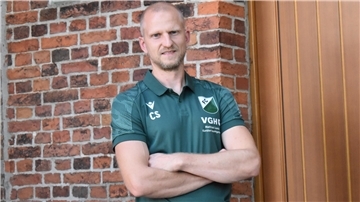 Clemens Schoppenhauer hat als spielender Co-Trainer beim FC Hagen/Uthlede aufgehört. Der Ex-Profi bringt sich bei den Grün-Weißen seit Februar als zweiter Vorsitzender ein.