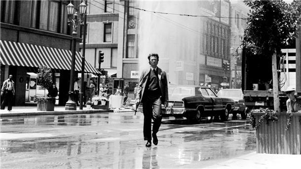 Clint Eastwood in einer Szene der Warner Bros. Produktion „Dirty Harry“.