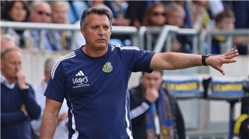 Coach Alois Schwartz will den FCS zurück in die 2. Liga führen.