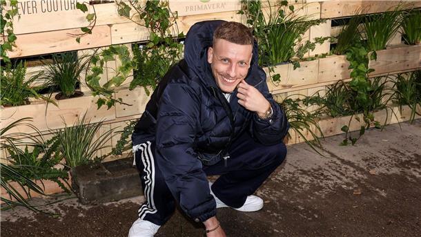 Comedian Felix Lobrecht ist in der Berliner Gropiusstadt aufgewachsen.