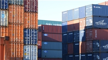Container im Ulmer Umschlagbahnhof.