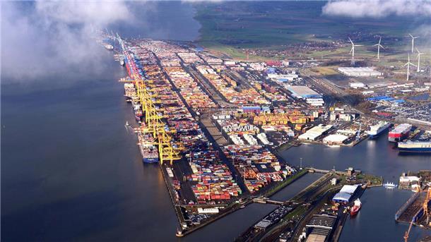 Container-Terminal: Die Frage, inwieweit der Offshore-Wind-Umschlag hier langfristig stattfinden soll, wird kontrovers diskutiert. 