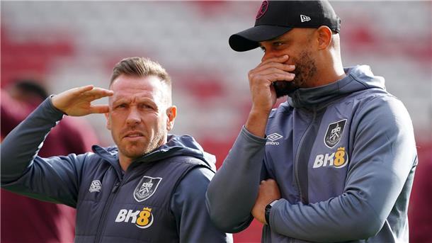 Craig Bellamy (l) hat seinen ersten großen Posten als Cheftrainer.