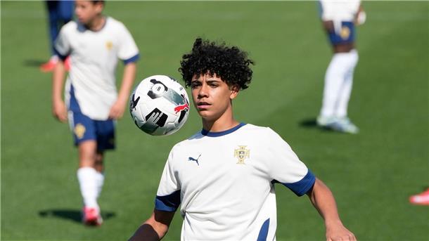 Cristiano Ronaldo Junior, der Sohn von Cristiano Ronaldo, ist nun Junioren-Nationalspieler.