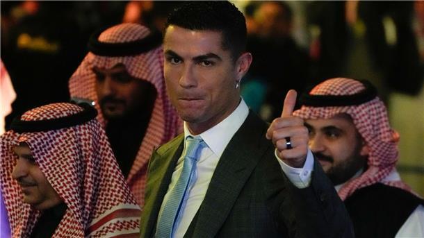 Saudi-Arabien, Infantino, der DFB: So läuft die WM-Vergabe Cristiano Ronaldo wirbt unermüdlich für Fußball in Saudi-Arabien