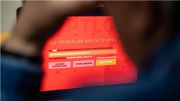 „Crypto Crime Report 2024“: Umgerechnet mehr als eine Milliarde Euro haben die Opfer von Cyberangriffen mit Erpressungssoftware im vergangenen Jahr an Lösegeld bezahlt.