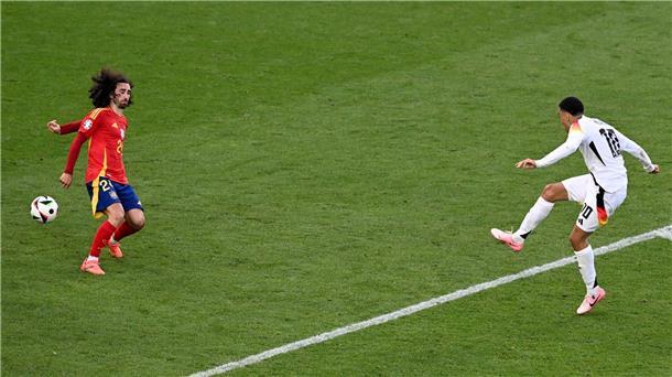 UEFA räumt ein: Fehlentscheidung nach Cucurella-Handspiel Cucurellas berühmtes Handspiel: Nach einem Bericht der UEFA-Schiedsrichterkommission hätte es in dieser vieldiskutierten Szene des EM-Viertelfinals Elfmeter für Deutschland geben müssen.