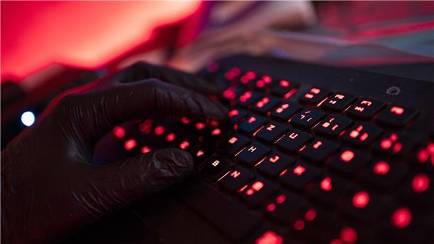 Cyberangriffe gelten als moderne Waffe der Kriegsführung.