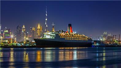 Da liegt sie nun als Hotelschiff: Die „Queen Elizabeth 2“ im Yachthafen Port Rashid in Dubai.
