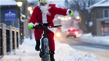 Damit jeder mit seinem E-Bike pünktlich zu seinen Terminen gelangt, ist im Winter ein wenig Akku-Pflege notwenidg (Symbolbild)