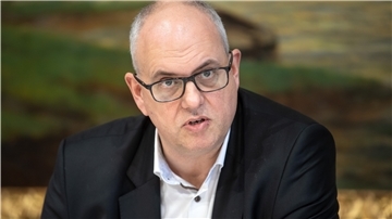 „Damit können wir auf keinen Fall zufrieden sein“, sagt Regierungschef Andreas Bovenschulte (SPD) zu den Umfrageergebnissen in Bremerhaven. Hier hatte eine Mehrzahl der Befragten sich unzufrieden mit der Landespolitik gezeigt.