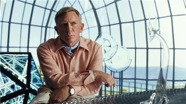 „Glass Onion“ mit bestens aufgelegtem Daniel Craig Daniel Craig als Detective Benoit Blanc in „Glass Onion: A Knives Out Mystery“.