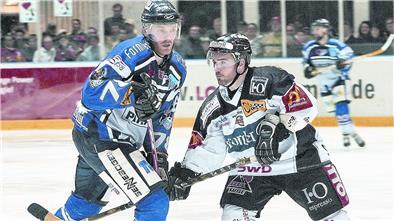 Daniel Del Monte (rechts) spielte von 2003 bis 2005 für Bremerhaven in der damaligen 2. Bundesliga.