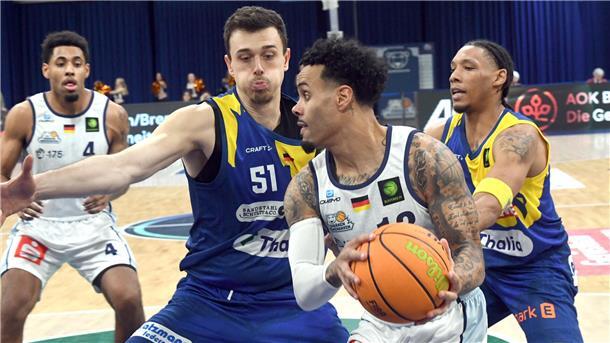 Basketballer in Aktion