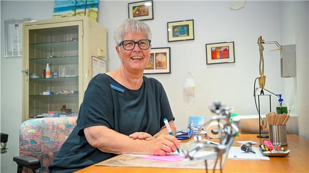 Dank in der Pandemie für die medizinische Fachangestellte Bärbel Brinckmann in der Praxis Woynar.