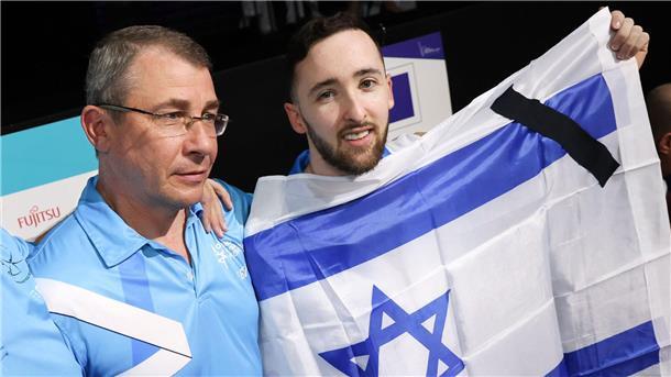 Turn-WM ohne Israel: IOC „bedauert Situation zutiefst“ Darf wohl nicht zur WM nach Indonesien: Artem Dolgopyat (r).(Archivbild)