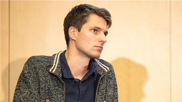 Dario Minden, Leiter der Fanabteilung der Eintracht, hat kein Verständnis für den Ausschluss der Frankfurter Anhänger. (Archivbild)